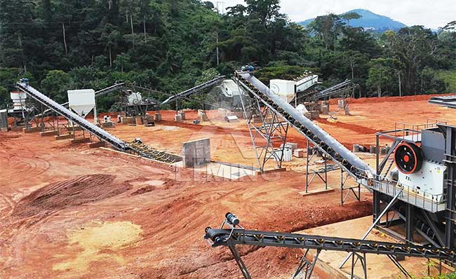 鍔式破碎機生產(chǎn)線現(xiàn)場實拍