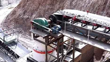 圓錐破碎機(jī)工作現(xiàn)場(chǎng)