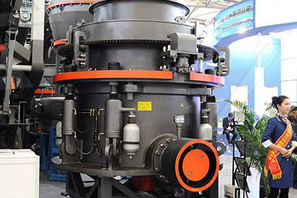 圓錐破碎機(jī)車(chē)間展示