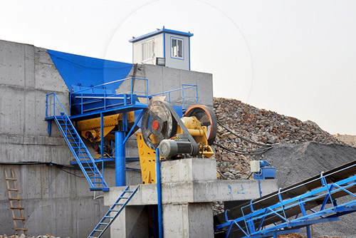 顎式破碎機(jī)山東生產(chǎn)現(xiàn)場(chǎng)