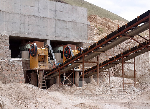 時(shí)產(chǎn)400噸玄武巖破碎制砂生產(chǎn)線