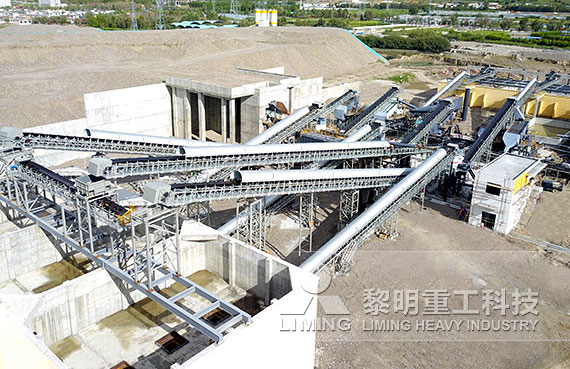 安徽客戶鵝卵石破碎生產(chǎn)線安裝中 時(shí)產(chǎn)1000噸石灰石破碎生產(chǎn)線